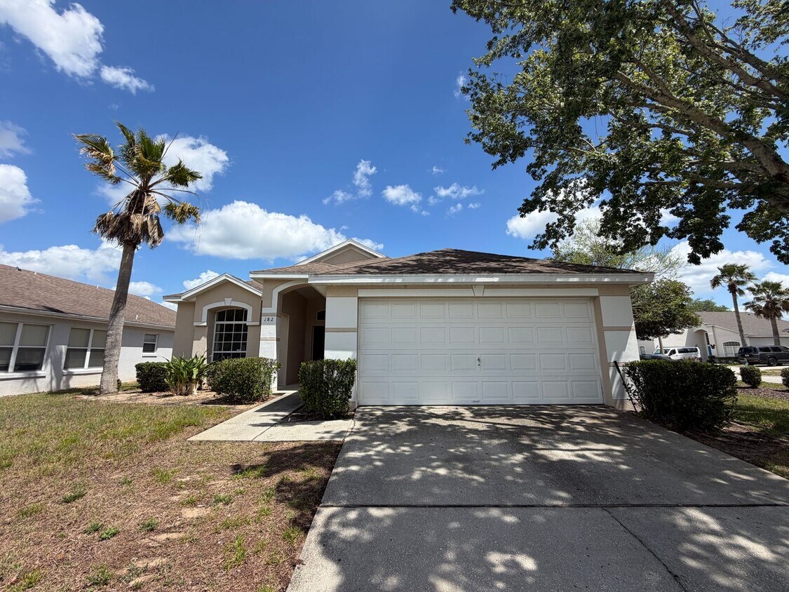 Private pool Single Family House 3 Beds 2 Baths, Resort Style Community. Easy access to Champions... - Private pool Single Family House 3 Beds 2 Baths, Resort Style Community. Easy access to Champions...