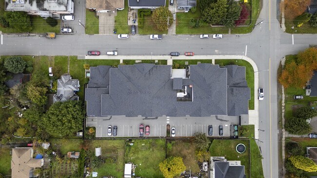 Photo du bâtiment - 46060-46060 Mellard Ave