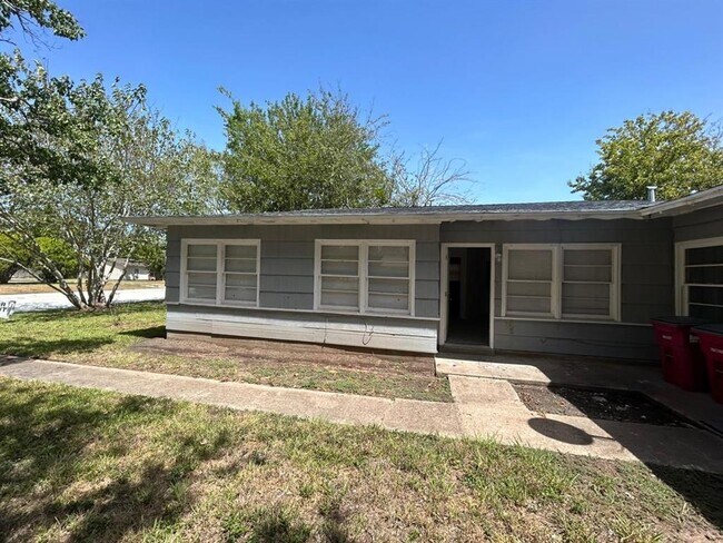 Foto del edificio - 1731 W 7th St