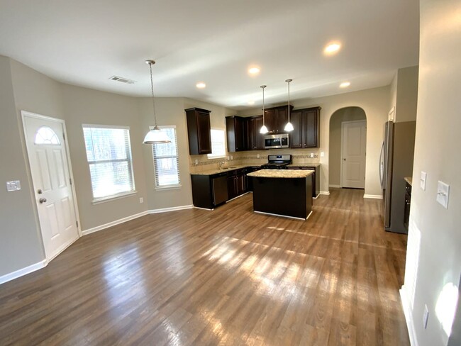 Building Photo - 340 Madison Grace Ave