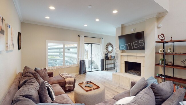 Foto del edificio - Beautiful 2 bed/2 Bath Home in Costa Mesa!