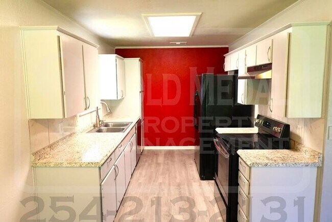 Building Photo - 910 Frontier Trail