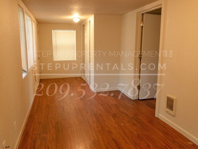 Building Photo - All Electric 2 Bedroom 1 Bath Home Near Soulsbyville!
