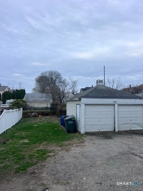 Foto del edificio - 183 Hawley Ave