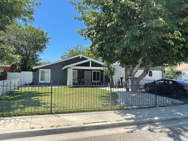 Building Photo - 42855 Yew St