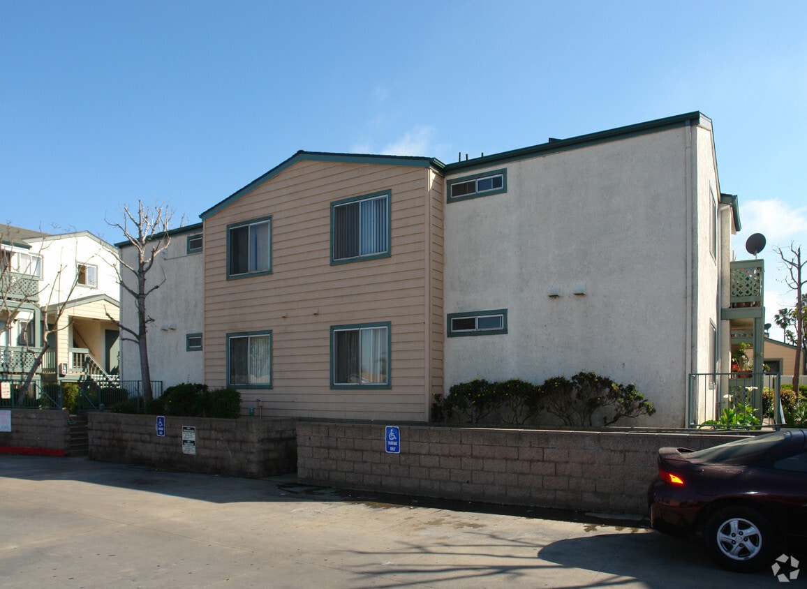 Primary Photo - Mesa Breeze Apartments