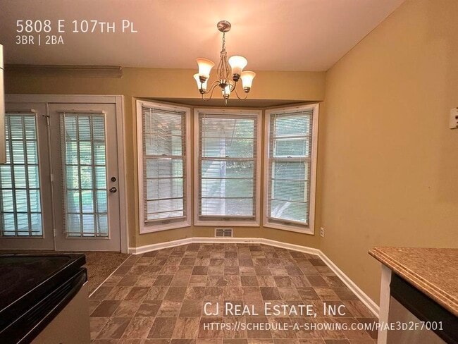 Building Photo - 5808 E 107th Pl