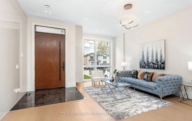 Photo du bâtiment - 55 Adanac Dr