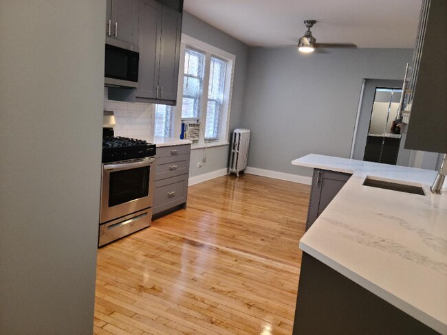 Foto del edificio - 4837 W Addison St