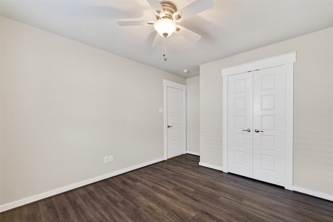 Building Photo - 12322 Sabine Point Dr