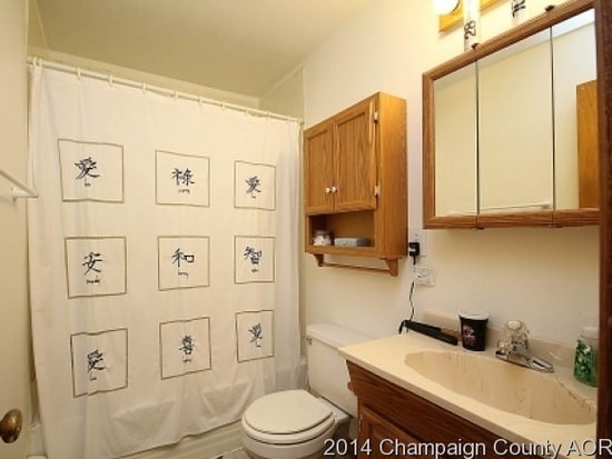 Building Photo - 3bed/2bath near Old Farm Shops