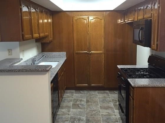 Foto del edificio - 245 W Tujunga Ave