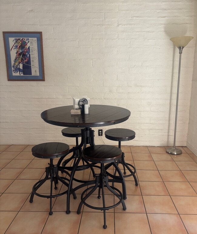 Foto del edificio - 6 W Greenock Dr