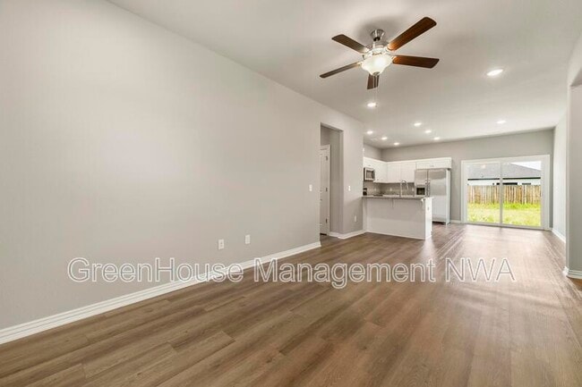 Photo - 210 Williams ct House