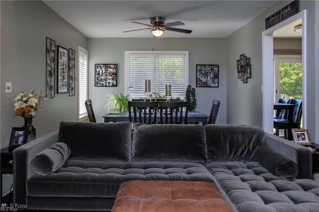 Building Photo - 822 Shadowood Ln SE