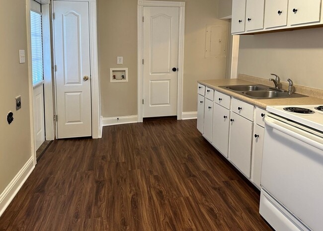 Building Photo - Cozy Little House in Harrodsburg! Large Ba...