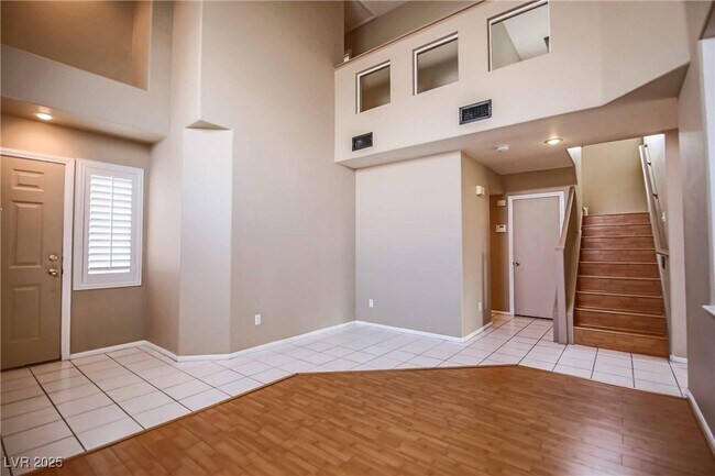 Building Photo - 10412 Shadowland Ave