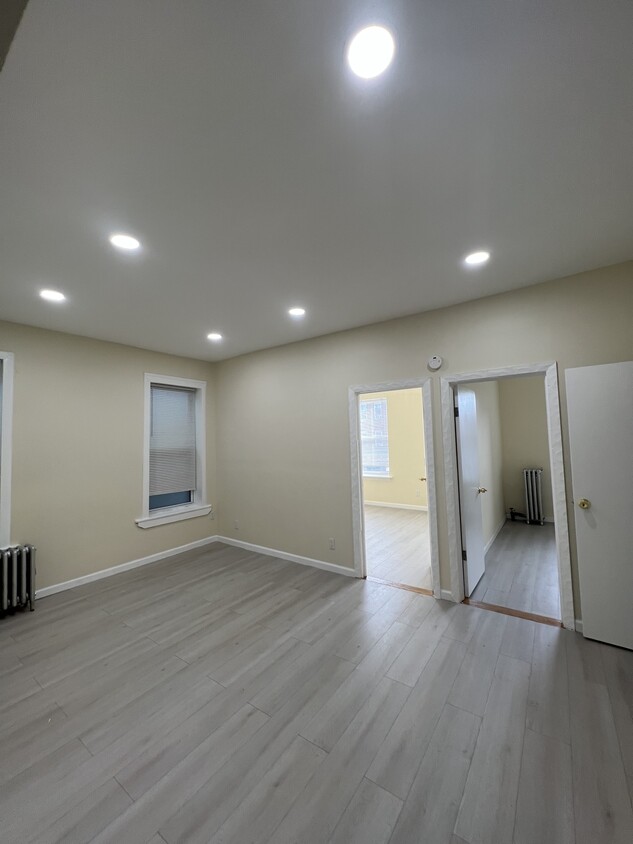 Foto principal - 1161 Willmohr St