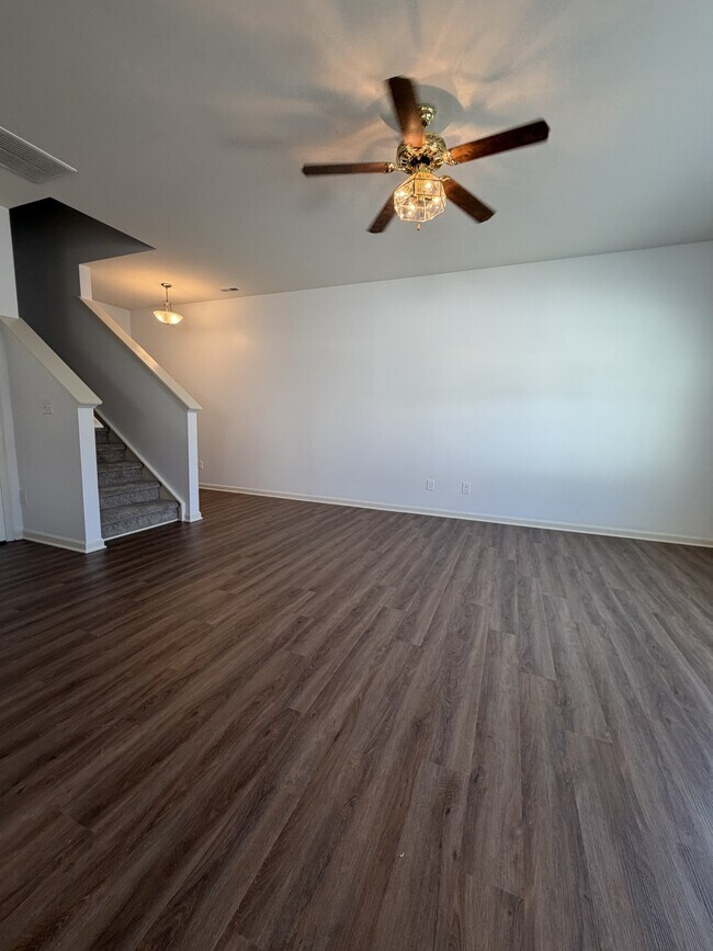 Foto del edificio - 3549 Saddlebrook Dr