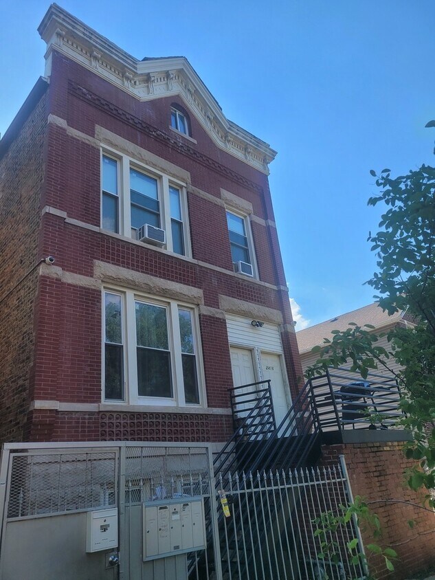2416 S Sawyer Ave, Chicago, IL 60623 House Rental in Chicago, IL