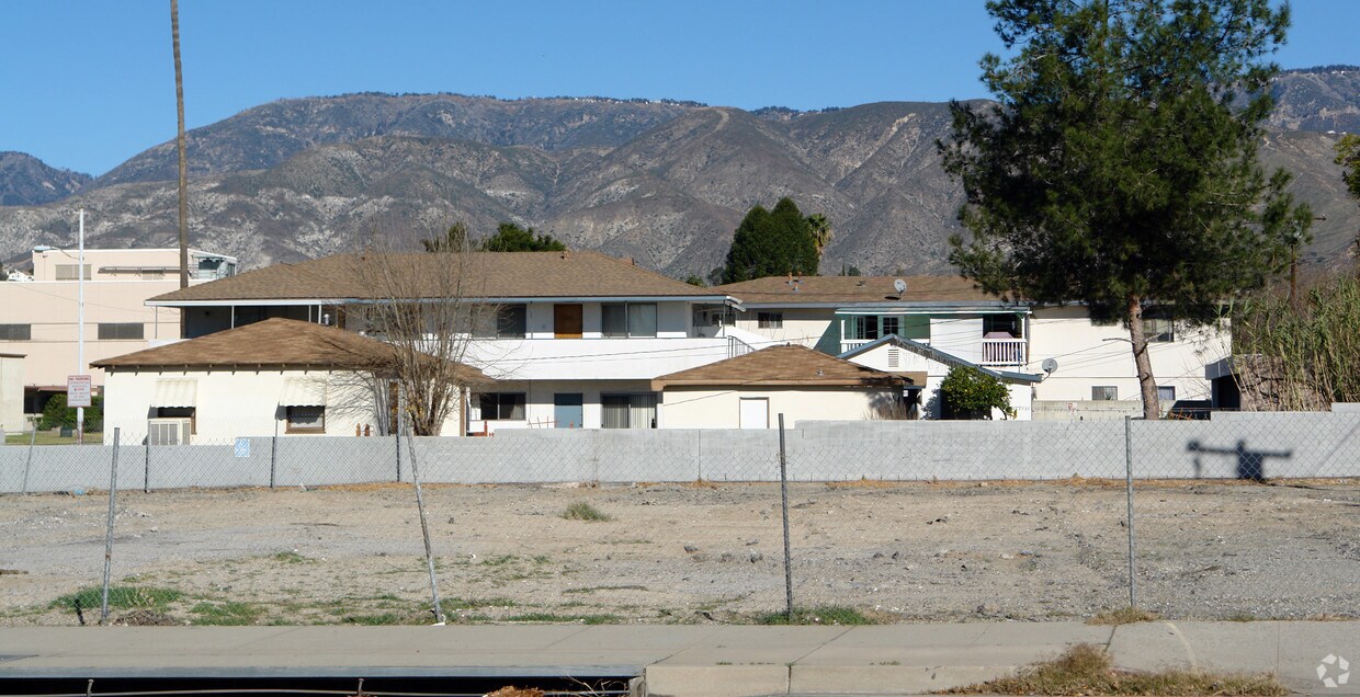 Building Photo - 3045 E St