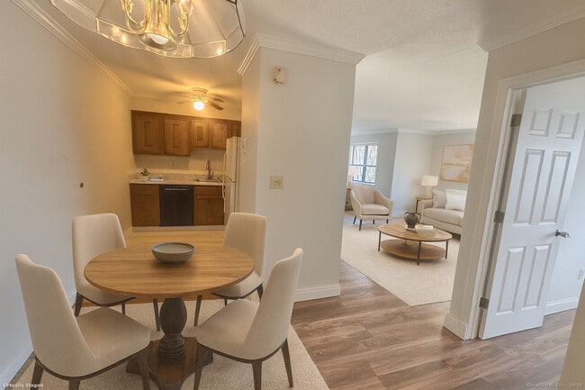 Building Photo - 150 Main St