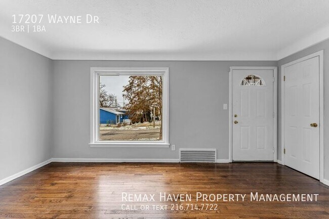 Foto del edificio - 17207 Wayne, Cleveland- Spacious 3 bedroom...