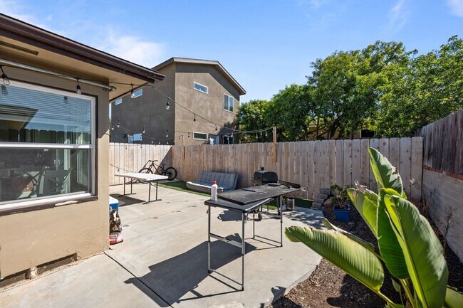 Foto del edificio - Major improvements coming before move in!