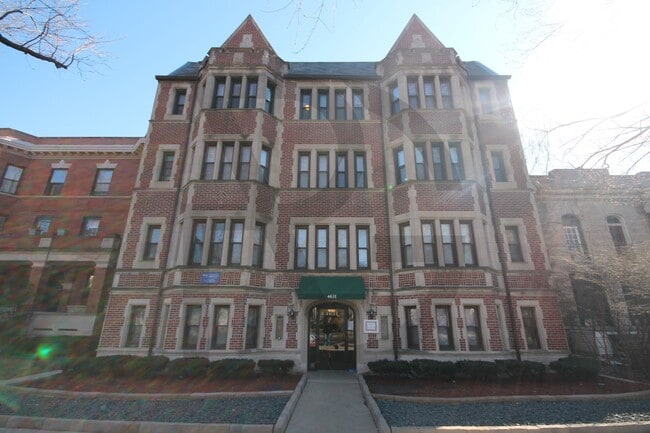 Building Photo - 4635 N Paulina St