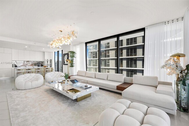 Foto del edificio - 700 NE 24th St