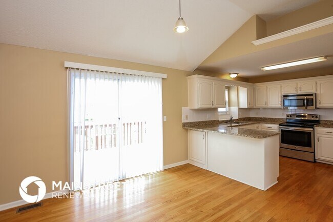 Foto del edificio - 1221 Rosehill Dr