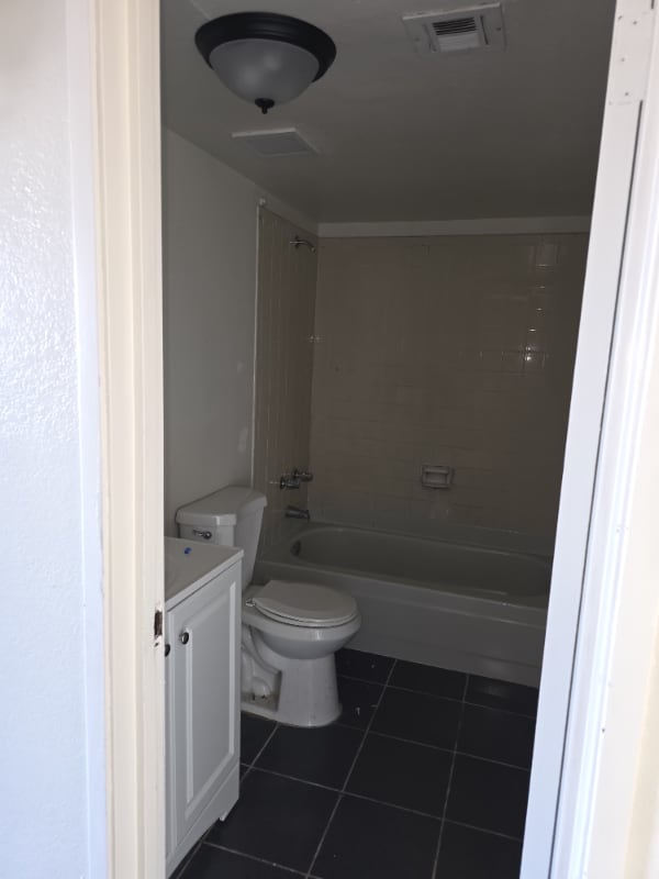 Building Photo - 2512 N Carroll St