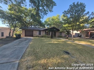 Building Photo - 205 Maple Dr