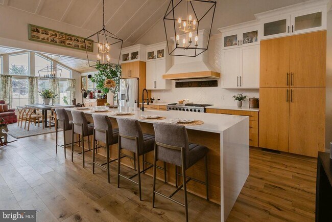 Building Photo - 13230 Falls Rd