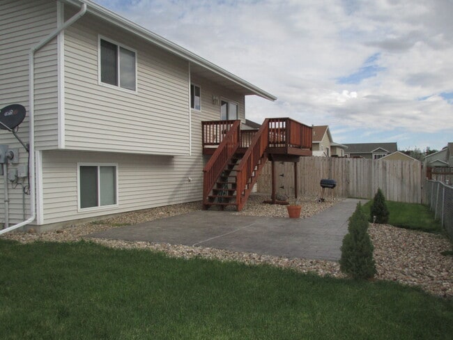 Foto del edificio - 4 BEDROOM | 2 BATH | DOUBLE CAR GARAGE | RAPID VALLEY