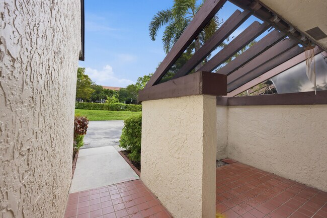 Foto del edificio - 3872 Vine Trail