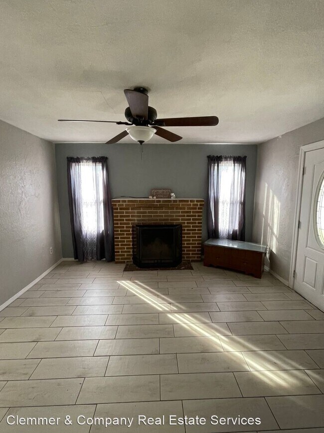 Foto del edificio - 3 br, 1 bath House - 500 Oildale Drive