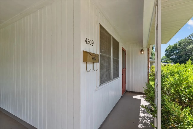 Building Photo - 4209 Lark St