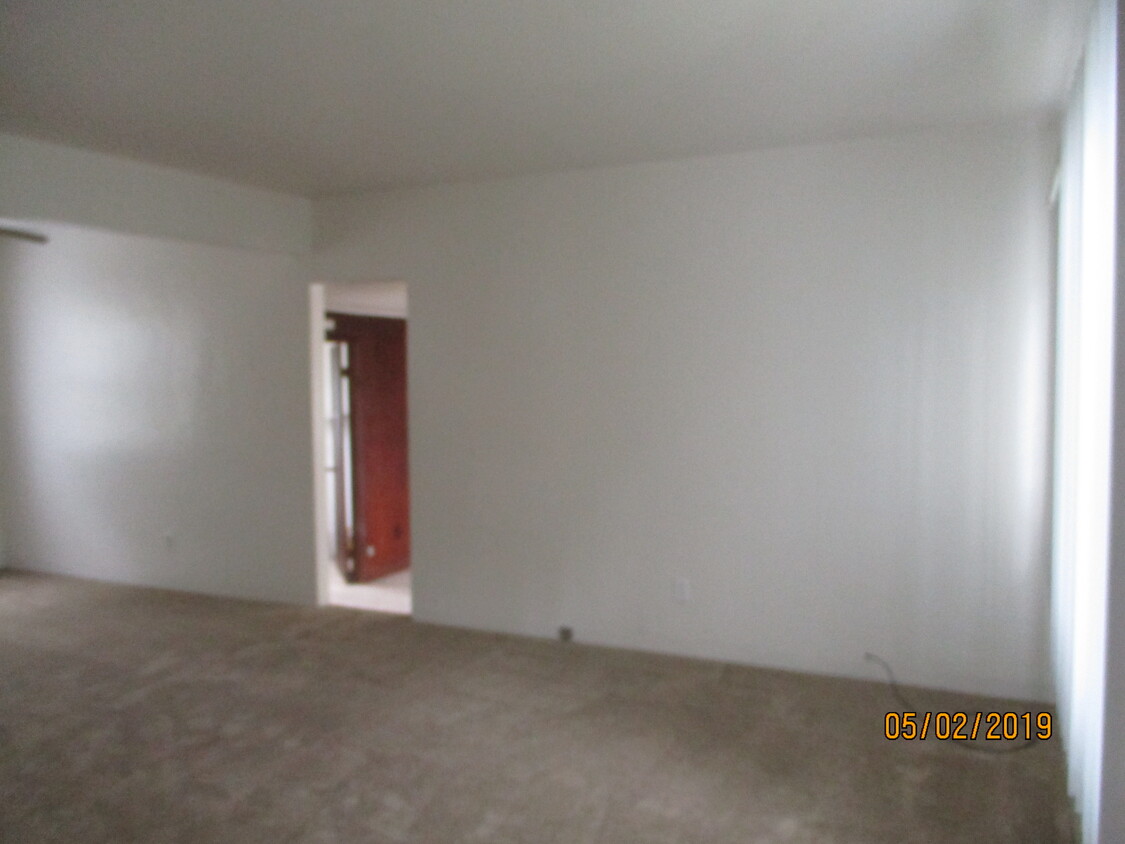 Primary Photo - 2112 Thomas Ave