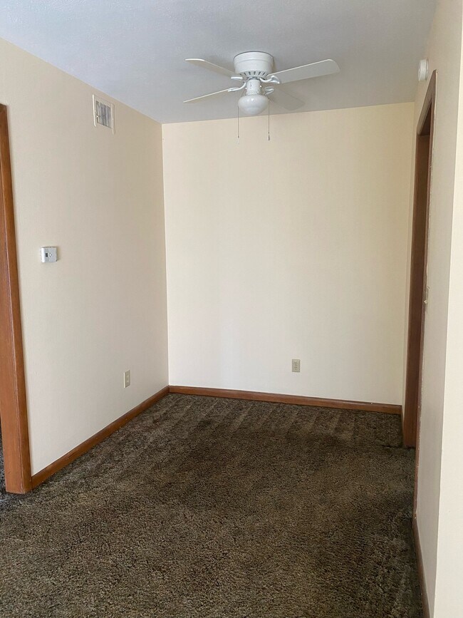 Foto del edificio - 1257 E Elm St
