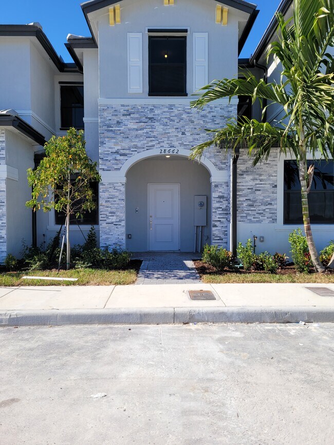 Building Photo - 28706 SW 132nd Ct