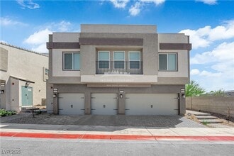 Building Photo - 4907 Chidlaw Ave