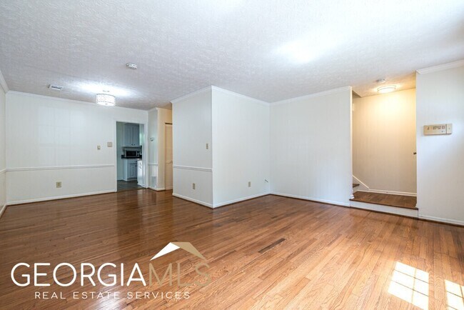 Building Photo - 834 Heritage Square