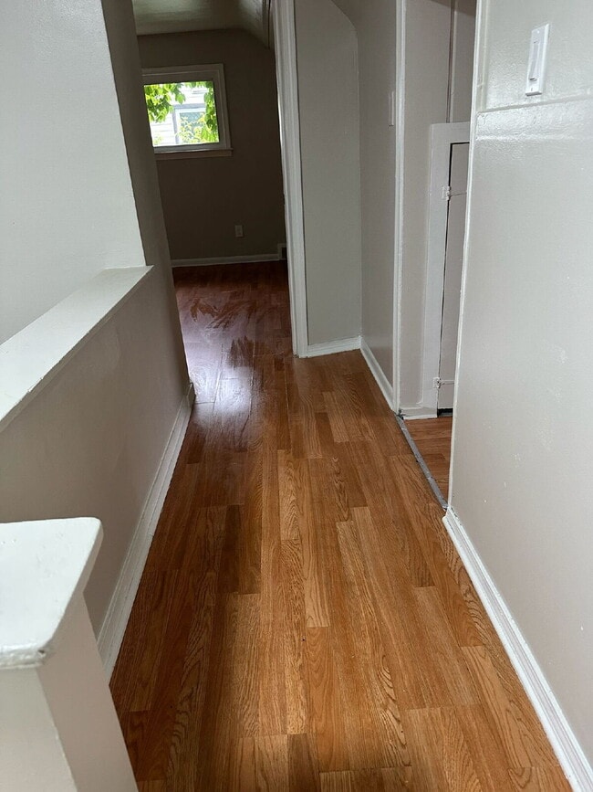 Building Photo - Charming 4-Bedroom Home with 2 Full Baths ...