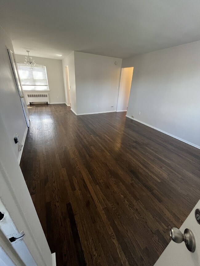 Building Photo - "Chic 1-Bedroom Condo Oasis with Granite T...