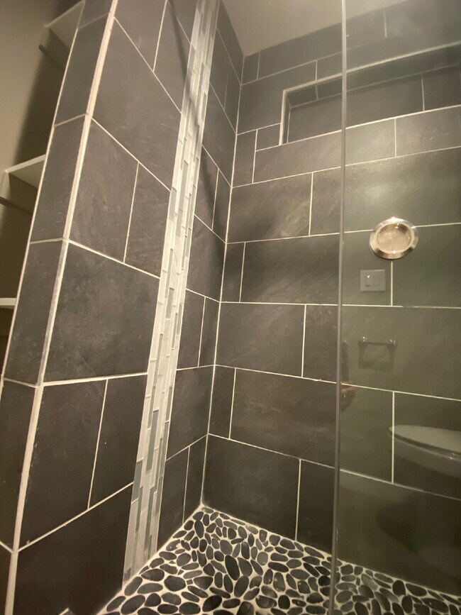 Building Photo - 7132 47th Ave SW