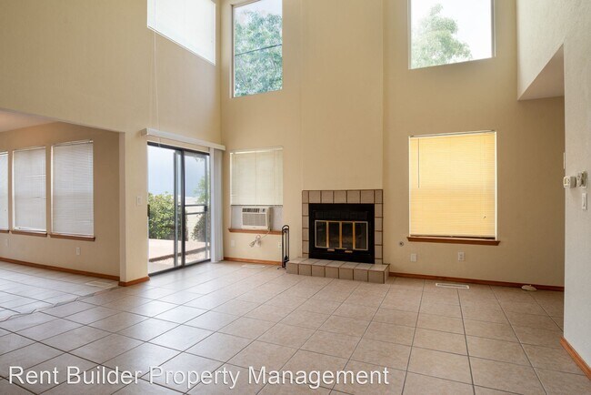 Building Photo - 13216 Executive Ridge Dr NE