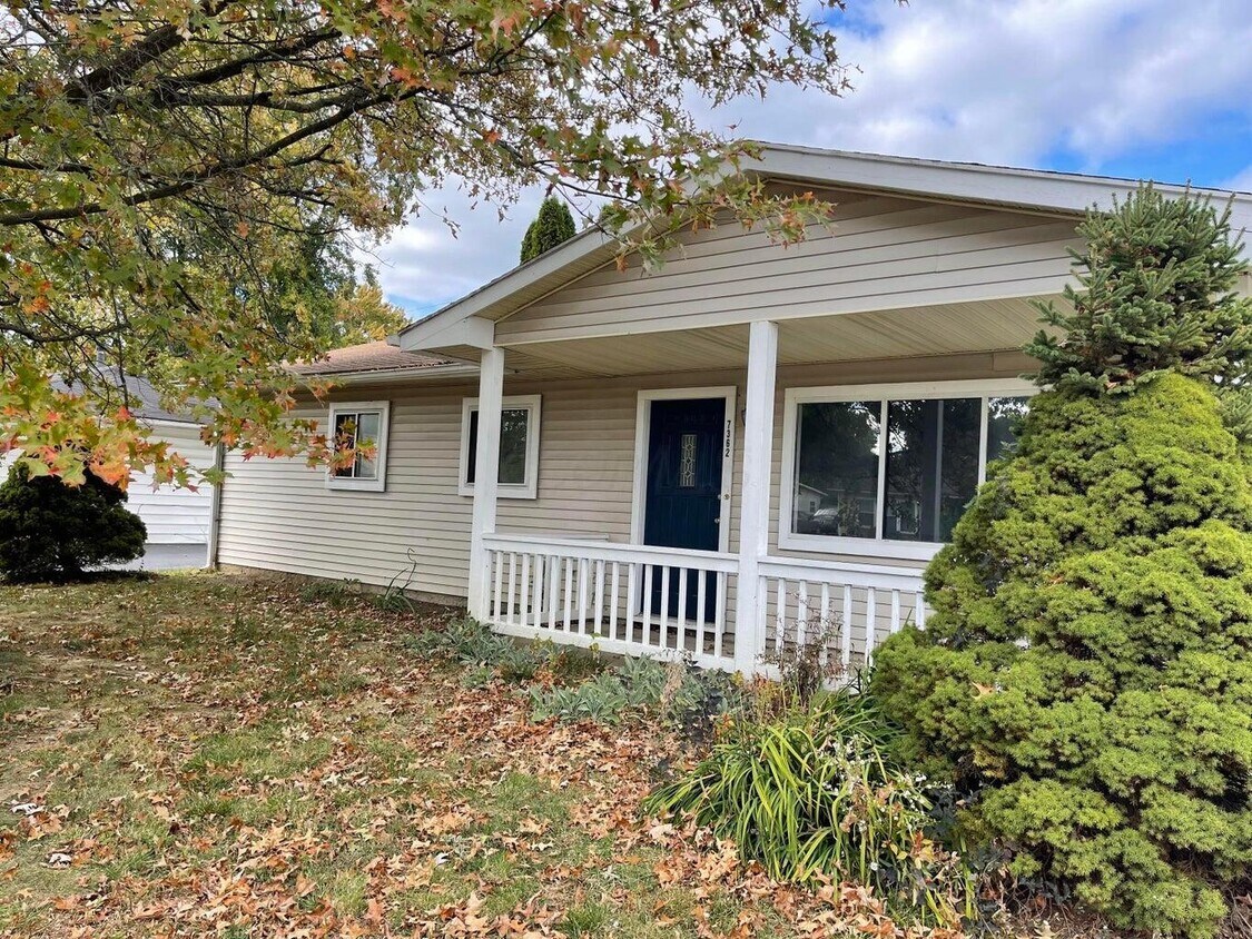 Foto principal - 7362 Sabre Ave