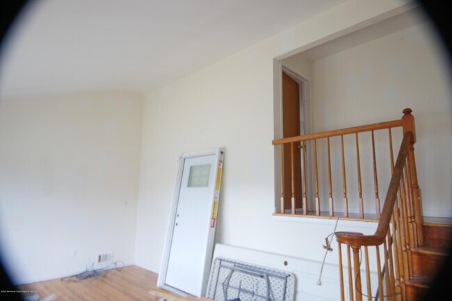Building Photo - 16 Dale Pl