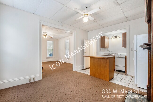 Foto del edificio - 834 W Main St